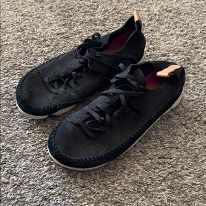 Clarks Black Sneakers Size 8.5 Trigenic
